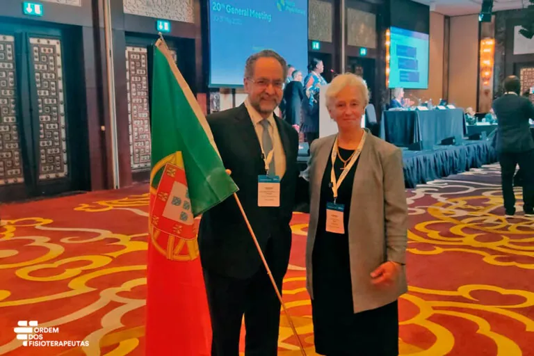 Representantes da Ordem dos Fisioterapeutas na Assembleia Geral da World Physiotherapy no Dubai
